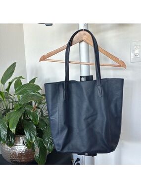 J. Crew Genuine Leather Carry All Tote/Shoulder Bag/Purse Navy